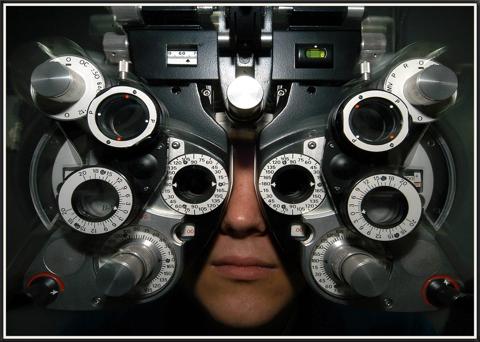 دراسة تخصص طب العيون في السعودية